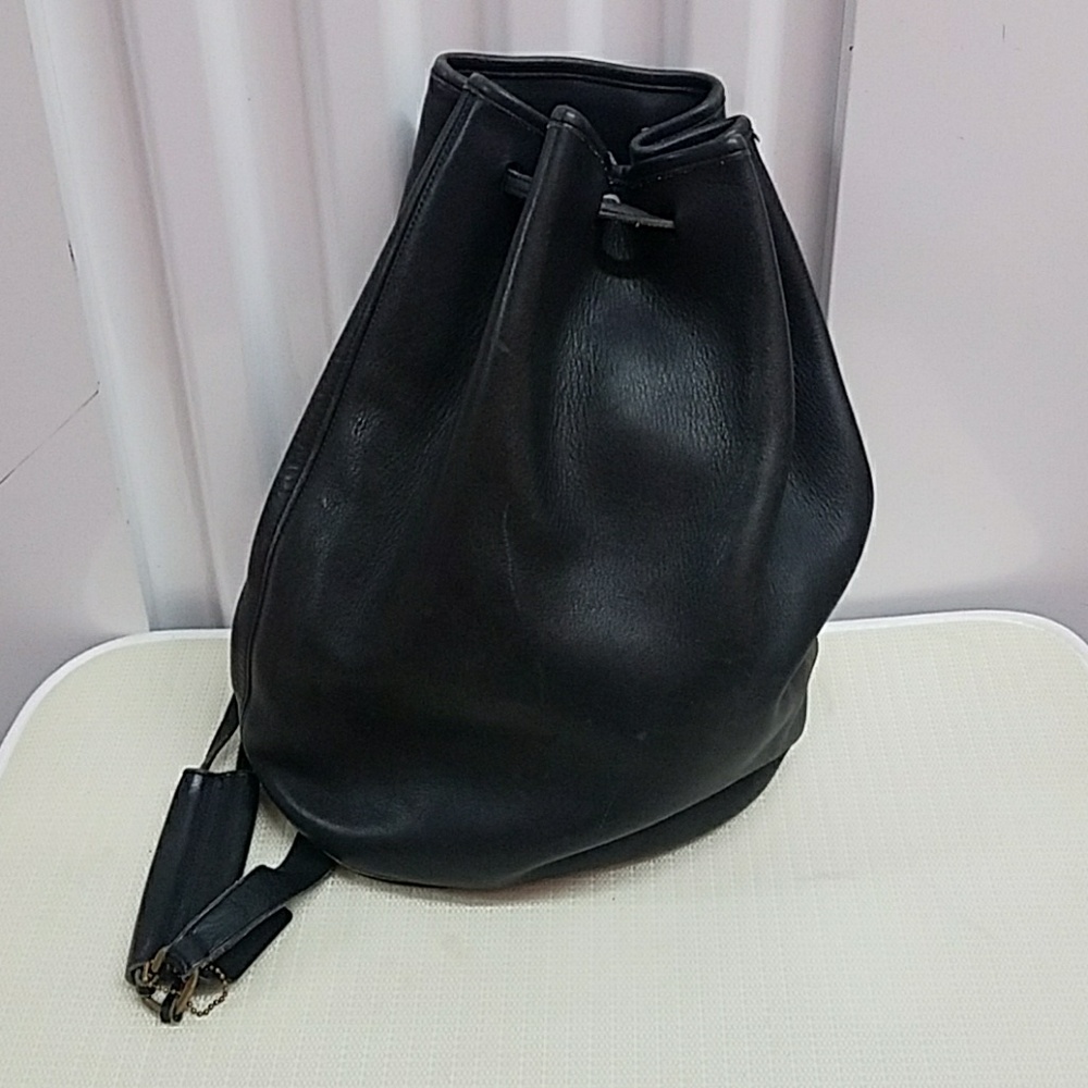 AUTHENTIC Coach leather Bucket bag